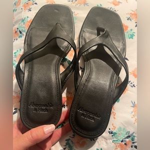 Abercrombie & Fitch Black Sandals size 6